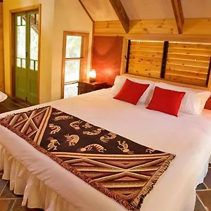 Resort Rainforest Ranch, Byfield